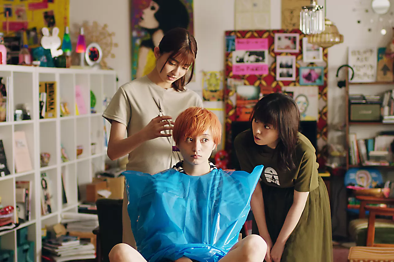 滾動的玻璃珠-圖片